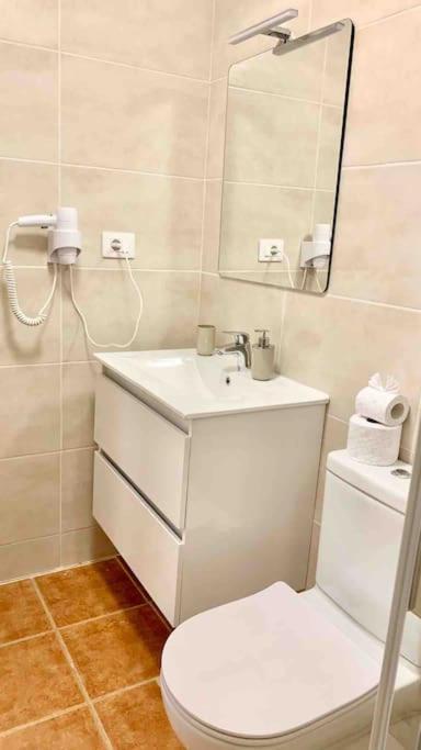 Lovely Near The With Pool & Wifi Appartement